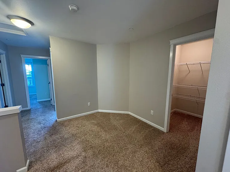 2811 Martin St — Photo 10