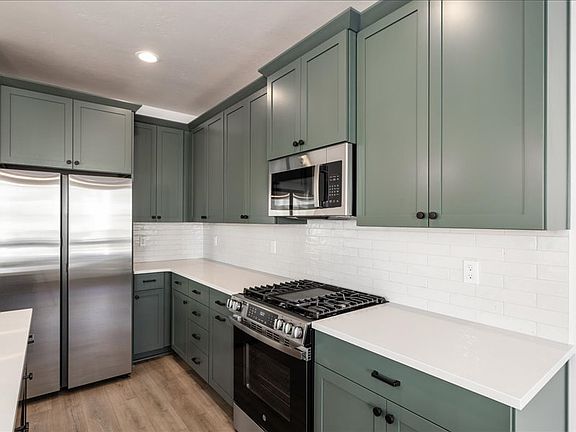 Kitchen alternate view