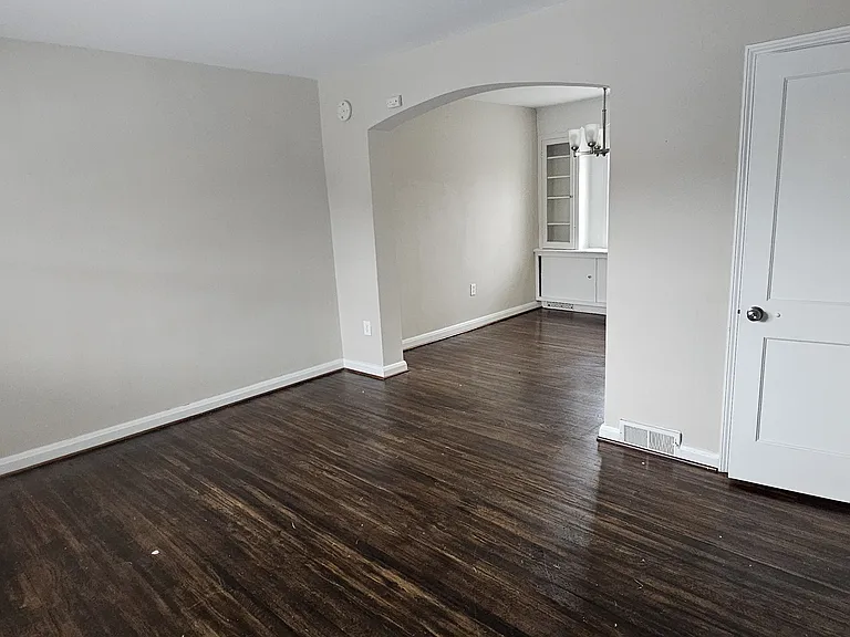 1405 Cedarcroft Rd — Photo 3