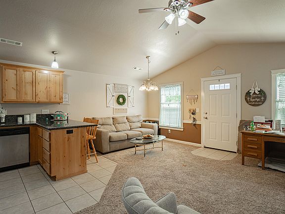 4th image of 1106 Peachwood Ct