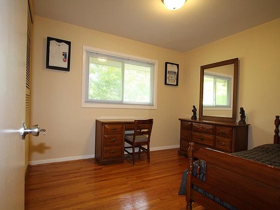 5th image of 796 Reynard Ave