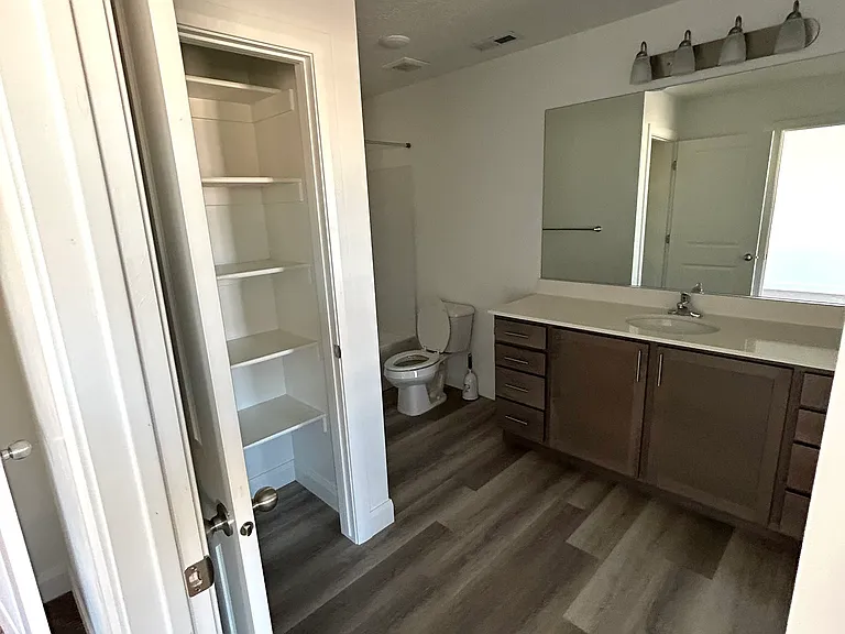645 W Scarlet Hill Dr — Photo 13