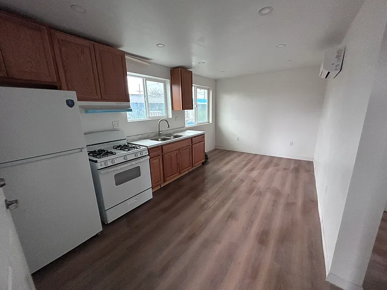 9403 Kalmia St — Photo 11