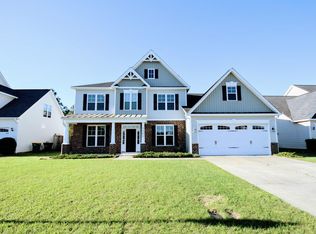 3561 Castlefield Ln, Hope Mills, NC 28348