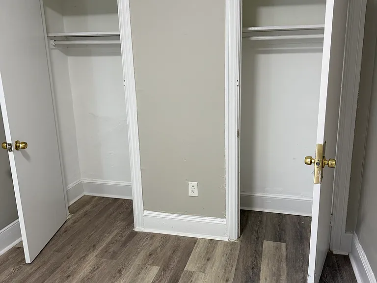 1370 Narragansett St — Photo 21