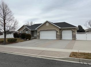 175 E Centennial Cv, Lehi, UT 84043