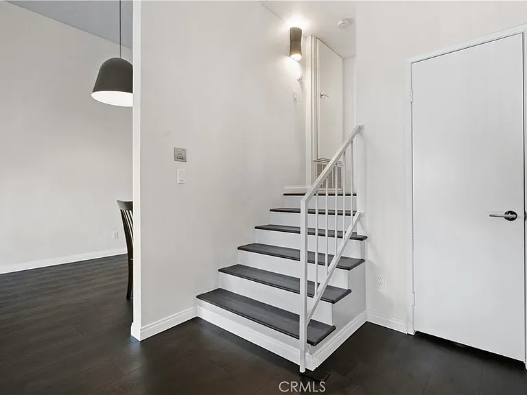 5805 Whitsett Ave #211 — Photo 11