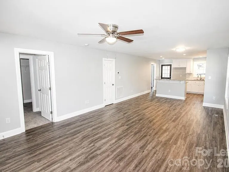 619 Flynwood Pl SW — Photo 4