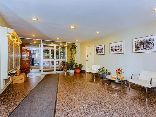 Sold by Re/Max In The City | media 10