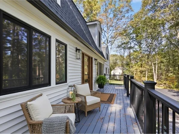 241 Prospect St, Franklin, MA 02038