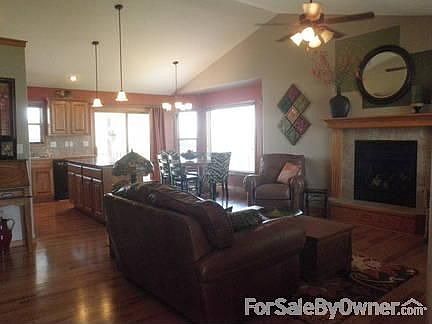 4th image of 901 E Sandalwood Cir