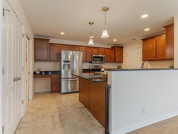5th image of 7428 Shea Dr