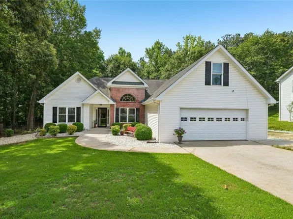 25 Summer Walk Cir, Covington, GA 30016