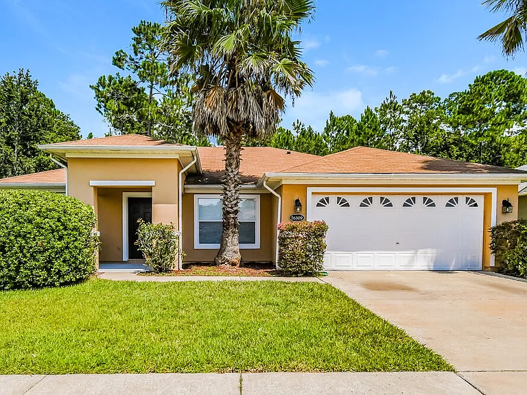 76309 Deerwood Dr — Photo 1