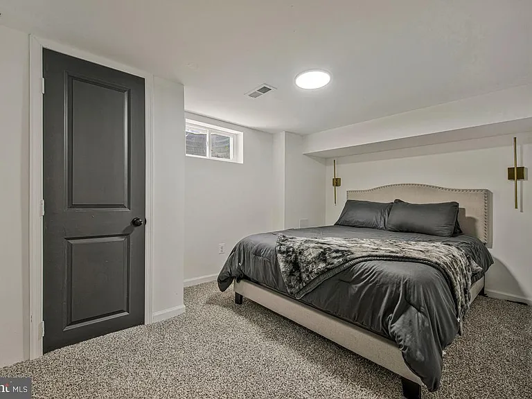 3704 Hamilton St — Photo 32