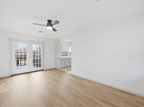 220 W 9th St, Edmond, OK 73003