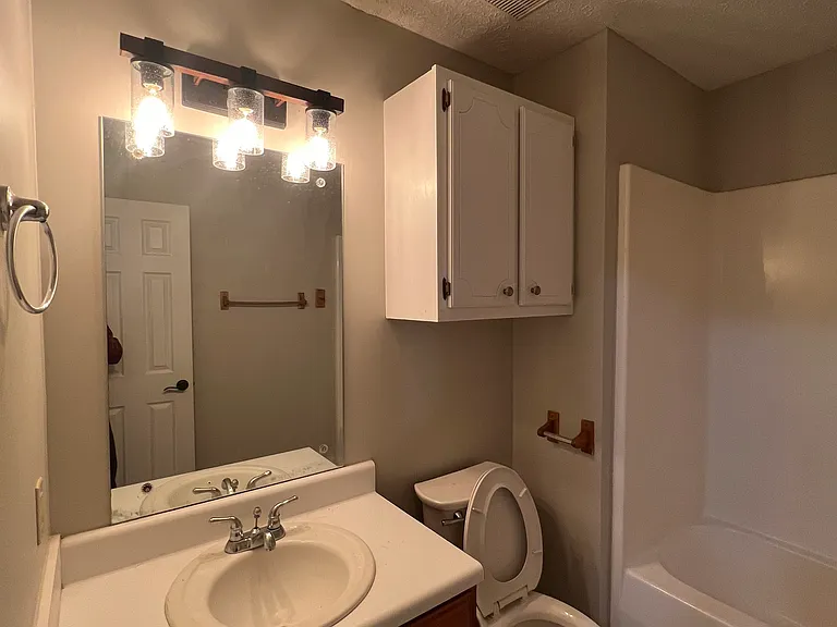 71 Greenway Dr — Photo 12