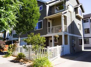 821 NW 53rd St #B, Seattle, WA