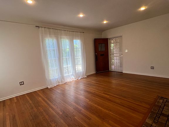 4th image of 1171 Huntington Dr APT D