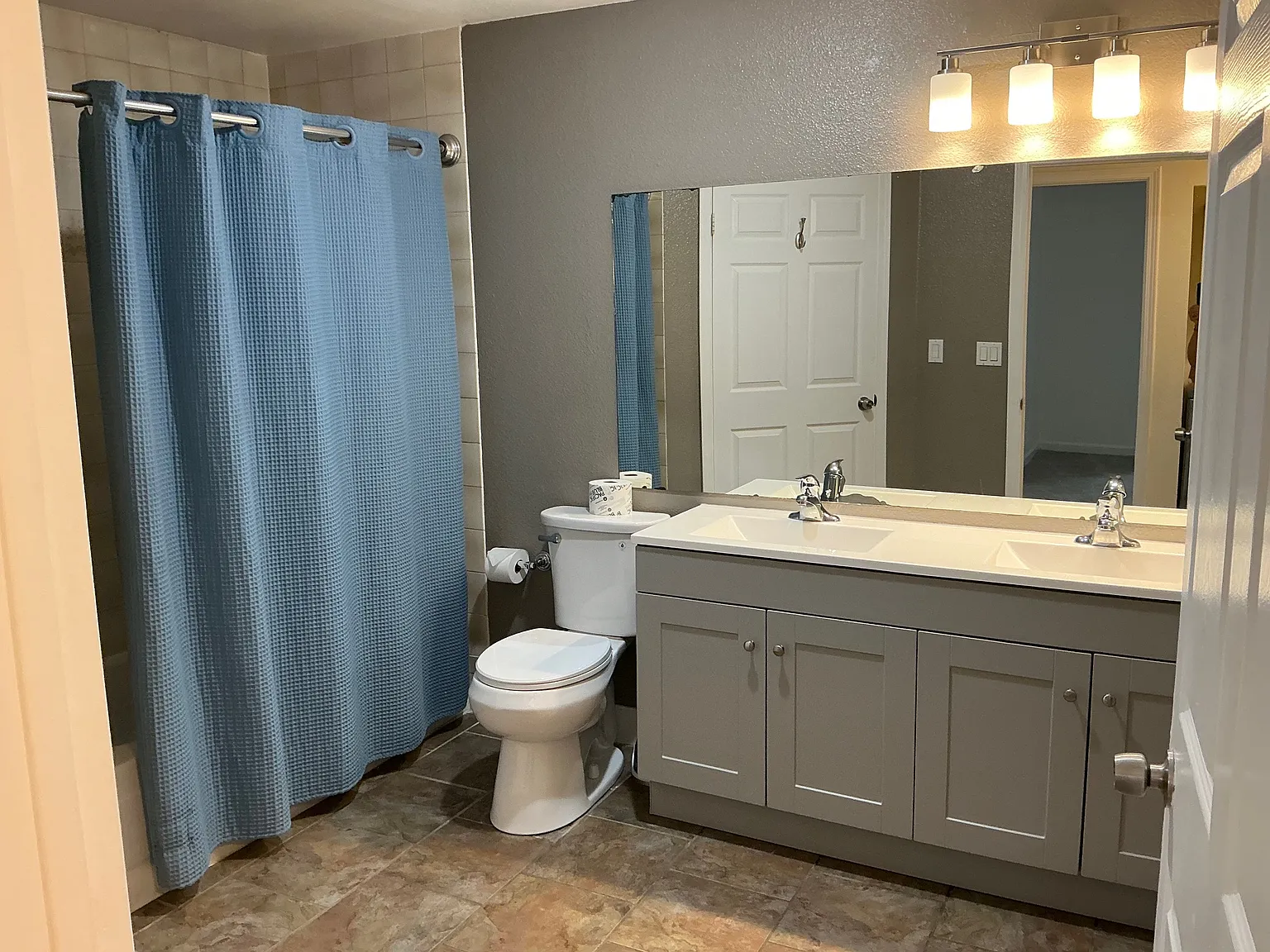 22810 30th Ave South - A102 — Photo 2
