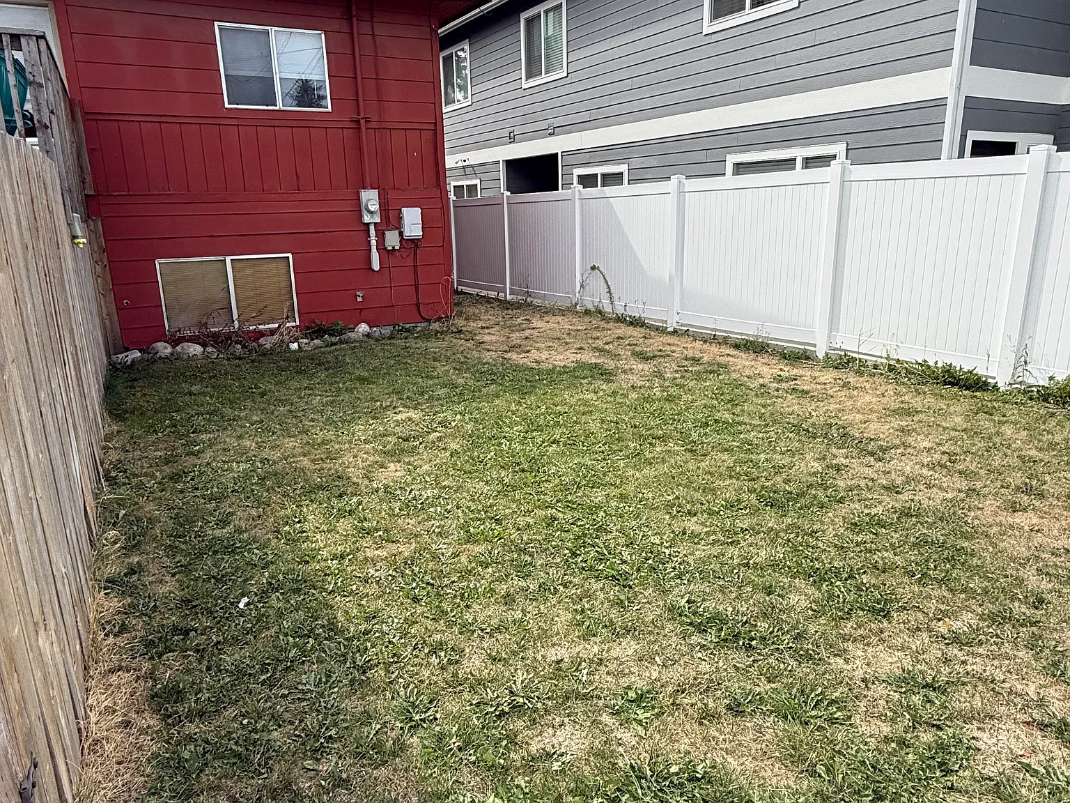 2 bed, 1000 sqft, $1,250 — Photo 2