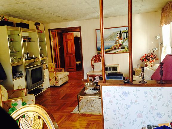 3rd image of 2711 Avenue S