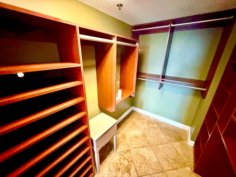2870 Pharr Ct S — Photo 27