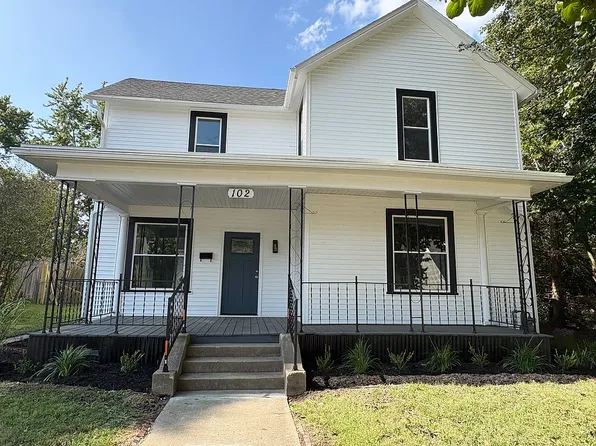 102 E Columbus St, Mount Sterling, OH 43143