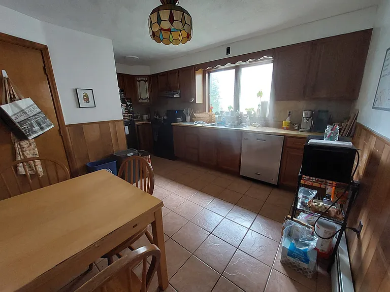 102 W Adams St — Photo 3