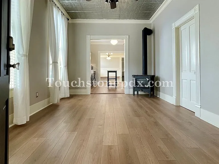 2225 NW Wilson St — Photo 7