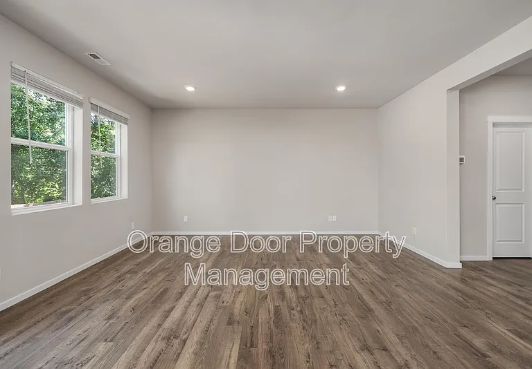 5611 151st Street Ct E — Photo 20