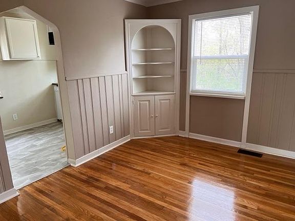 4th image of 2600 Gehrum Ln
