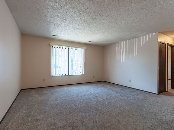 4th image of 6245 Normandy Dr #8