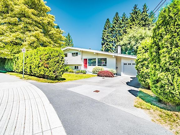 4th image of 755 Egmont Ave