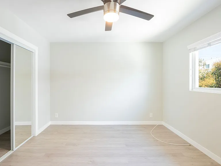 5622 La Mirada Ave — Photo 4