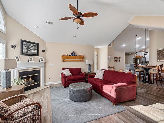5th image of 131 Harvest Ln