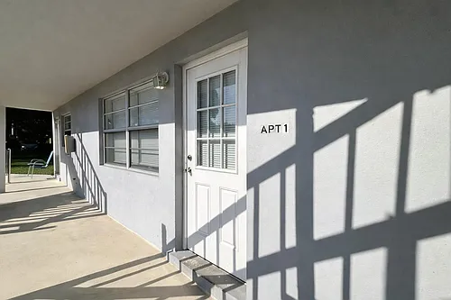 4130 SW 20th St #2 Photo 1