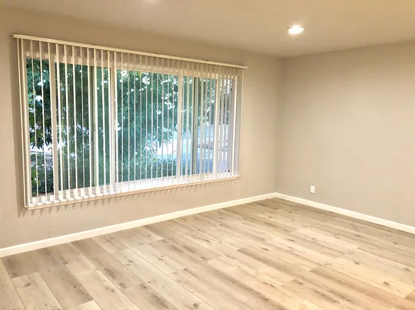 3165 Alma St, Palo Alto, CA 94306