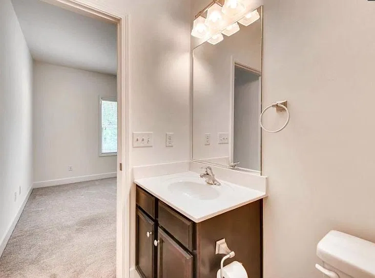 2027 Pinecrest Dr — Photo 5