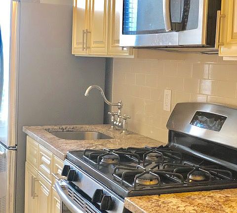 2nd image of 2970 Ocean Ave APT C6
