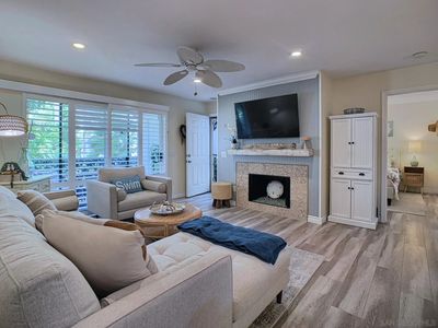 9326 Twin Trails Dr UNIT 102, San Diego, CA, 92129