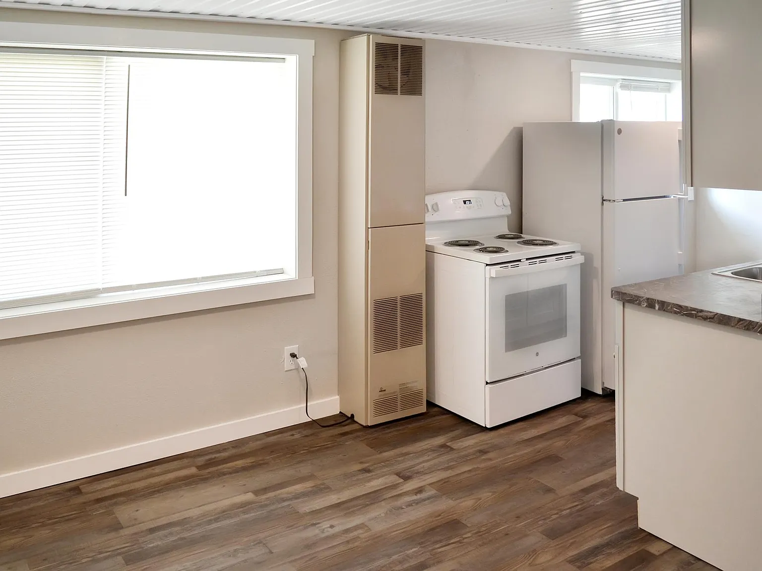 1 bed, 500 sqft, $1,050 — Photo 2