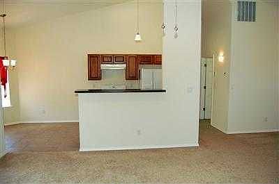 5th image of 7 Rockrose Ct
