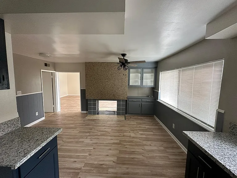 11423 Menlo Ave #A — Photo 9