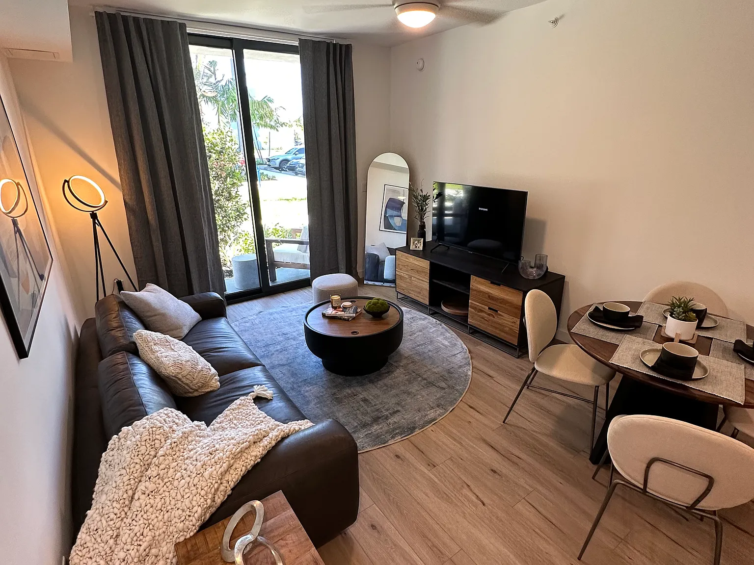 1 bed, 684 sqft, $2,000 — Photo 3