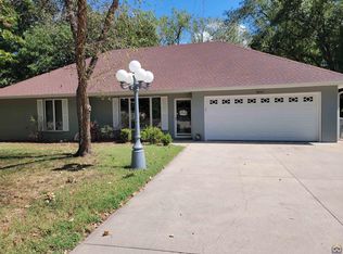 2530 Willow Ln, Emporia, KS 66801