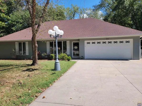 2530 Willow Ln, Emporia, KS 66801