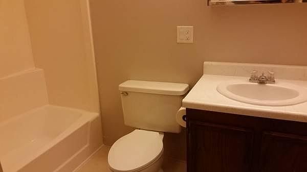 2nd image of 609 E Jasper St