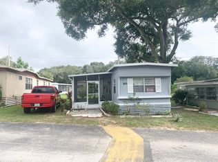 115 Oakhill Ridge Rd, Valrico, FL 33594