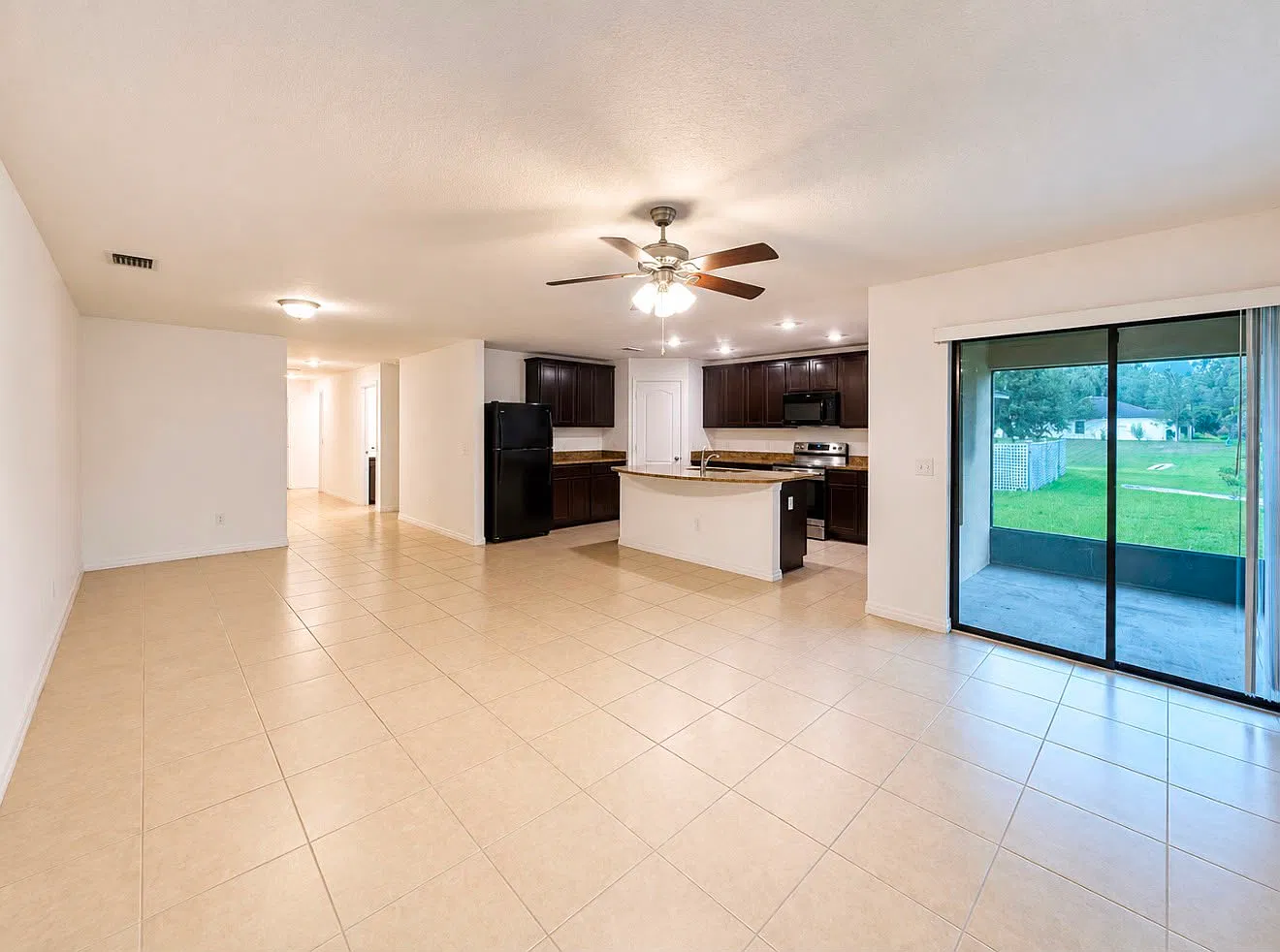 5 bed, 1984 sqft, $2,500 — Photo 4